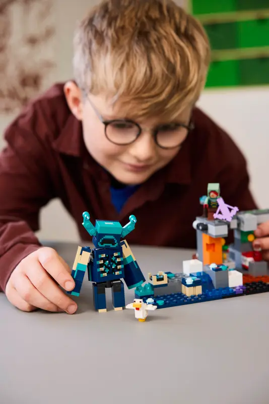 LEGO Minecraft 21274 The Warden Encounter