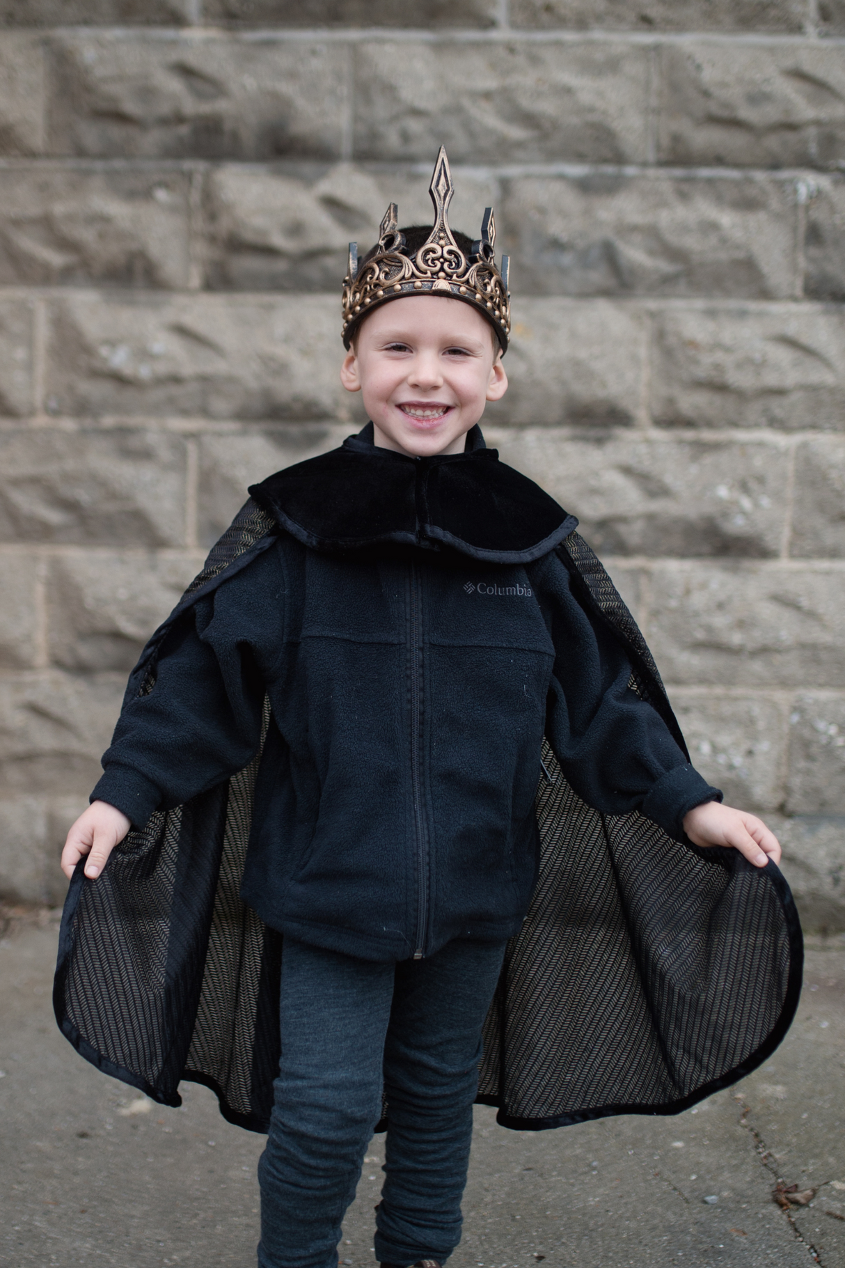 Medieval Crown - Gold/Black