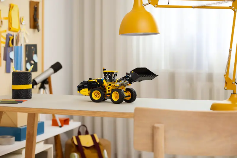 LEGO Technic 42209 Volvo L120 Electric Wheel Loader
