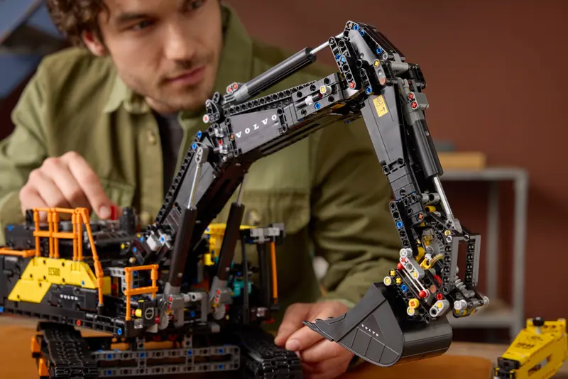 LEGO Technic 42215 Volvo EC500 Hybrid Excavator