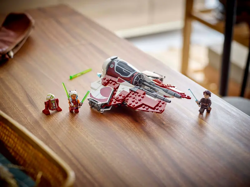 LEGO Star Wars 75401 Ahsokas Jedi Interceptor
