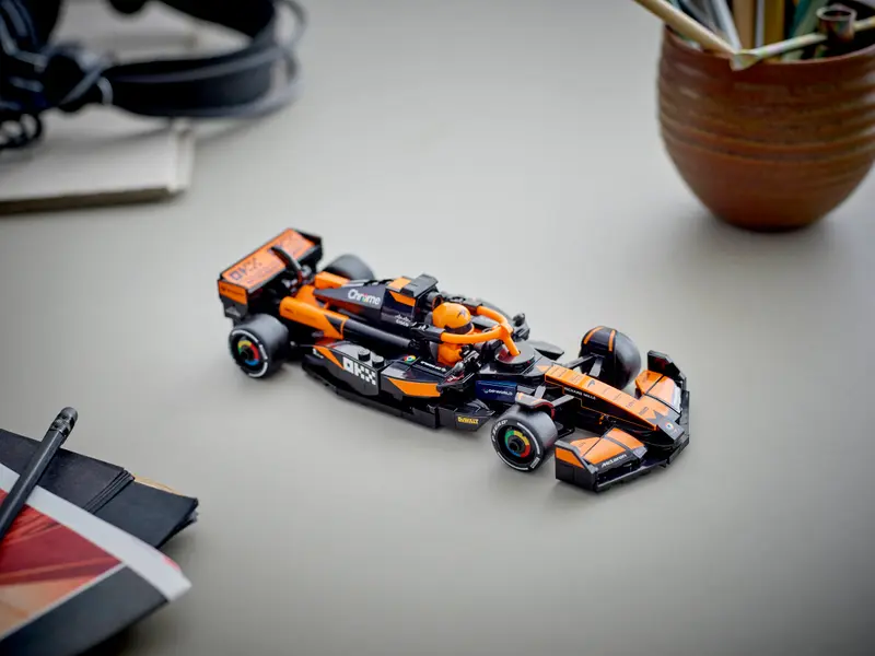 LEGO Speed 77251 McLaren F1 Team MCL38 Race Car