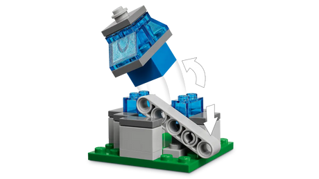 LEGO Minecraft 21273 The Ghast Balloon Village Attack