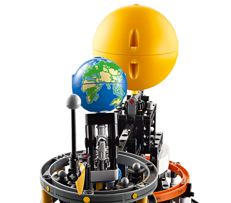 LEGO Technic 42179 Planet Earth and Moon in Orbit
