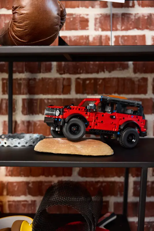 LEGO Technic 42213 Ford Bronco SUV