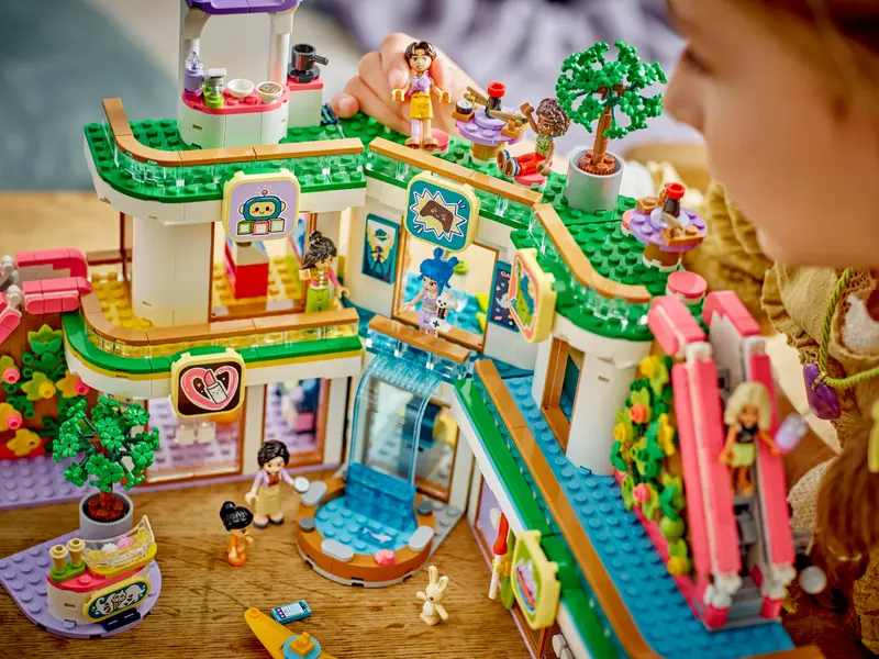 LEGO Friends 42604 Heartlake City Shopping Mall