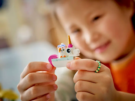 LEGO Friends 42658 Unicorn & Flamingo Pool Party