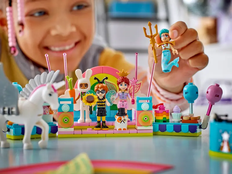LEGO Friends 42661 Costume Party with Unicorn & Fairy