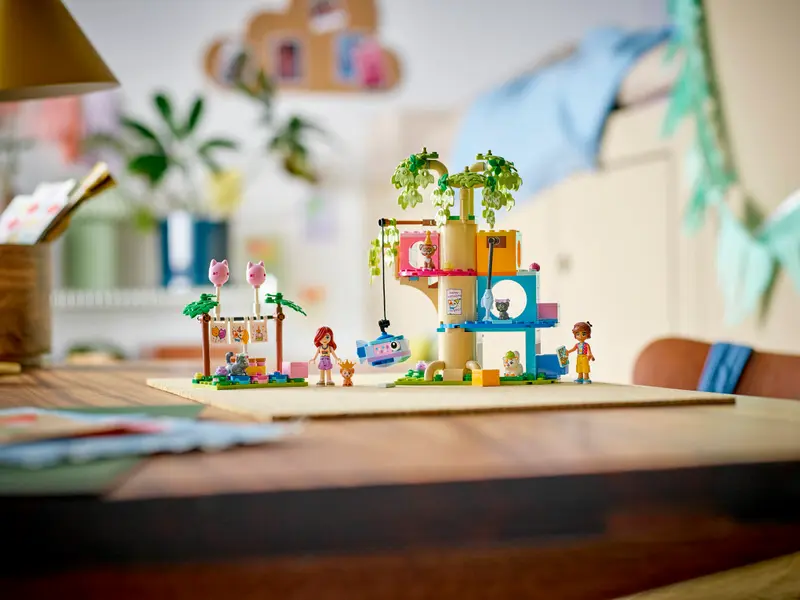 LEGO Friends 42666 Cat Birthday Party & Tree House
