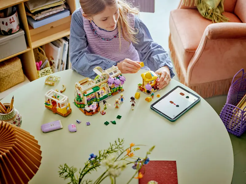 LEGO Friends 42671 Plant Cafe & Flower Shop