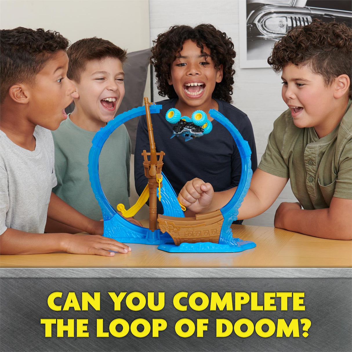 Monster Jam Megalodon Loop of Doom Stunt Playset