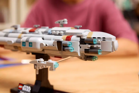 LEGO Star Wars 75405 Home One Starcruiser
