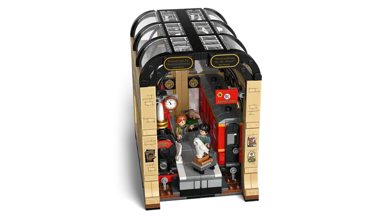 LEGO Harry Potter 76450 Book Nook: Hogwarts Express