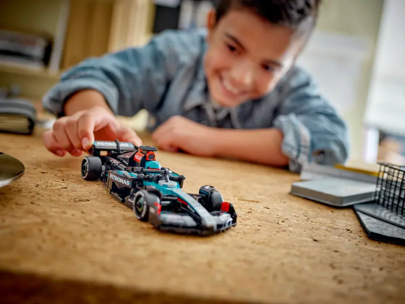 LEGO Speed 77244 Mercedes-AMG F1 W15 Race Car