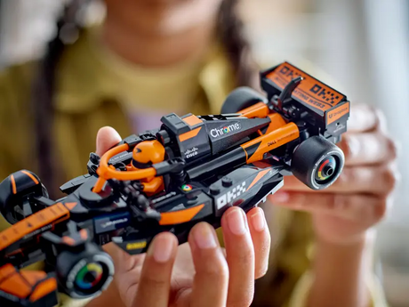 LEGO Speed 77251 McLaren F1 Team MCL38 Race Car