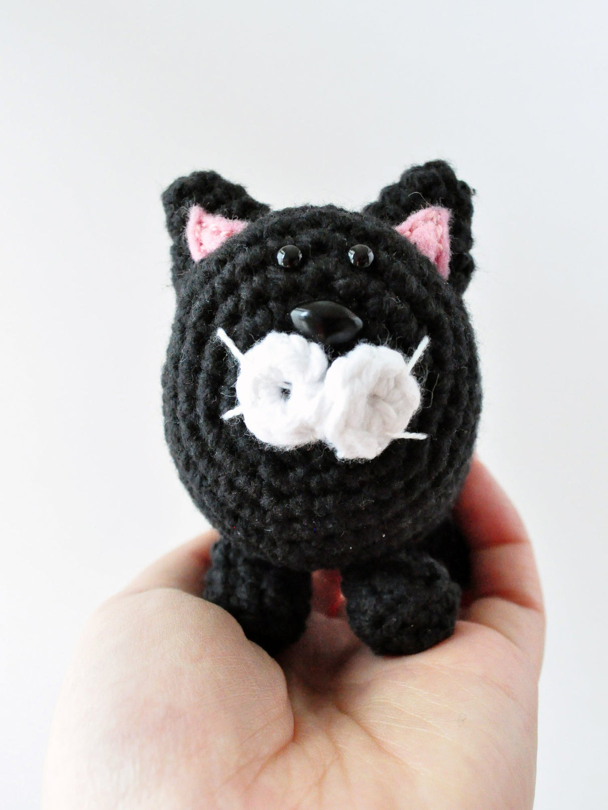 Black and White Cat DIY Crochet Kit