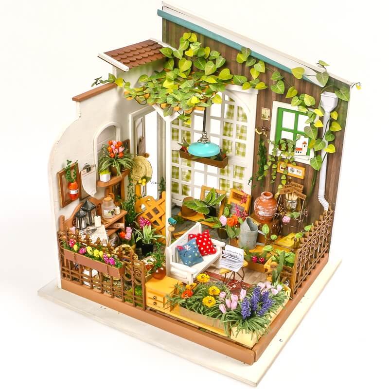 Miller's Garden DIY Mini House Kit