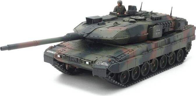 1/48 German Main Battle Tank Leopard 2 A7V Plastic Model