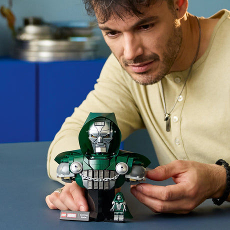 LEGO® ǀ Marvel Doctor Doom Bust