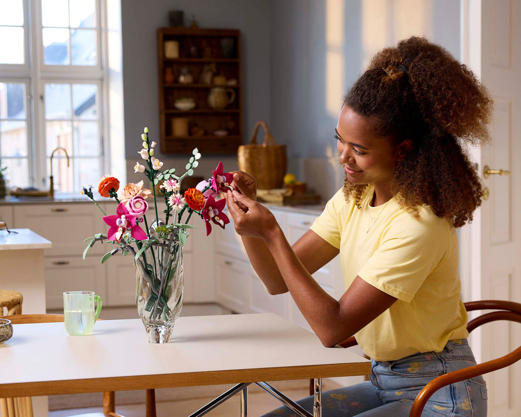 LEGO BOTANICALS Pretty Pink Flower Bouquet