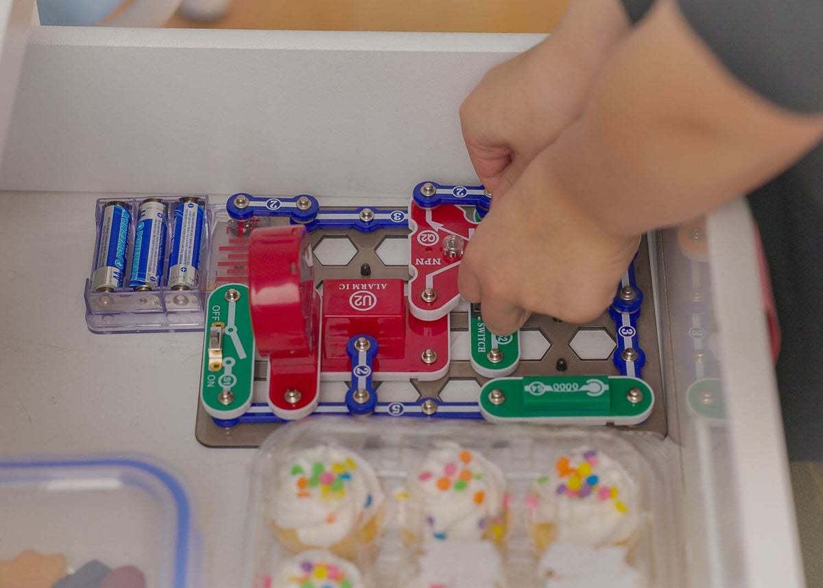Snap Circuits Spy Kit